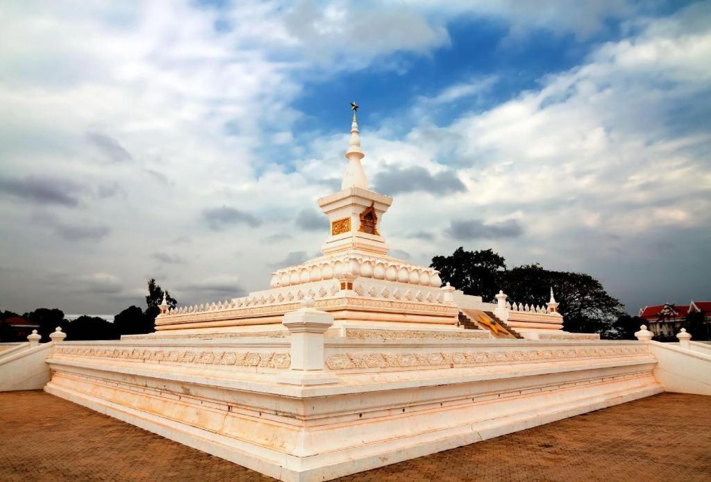 Continental Plaza Vientiane Hotell Ban Nongdouang Exteriör bild