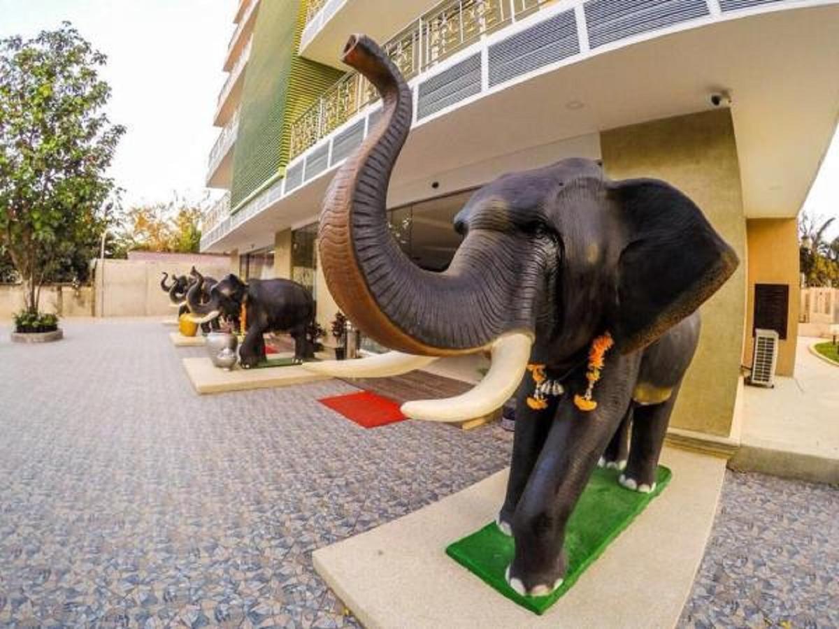 Continental Plaza Vientiane Hotell Ban Nongdouang Exteriör bild